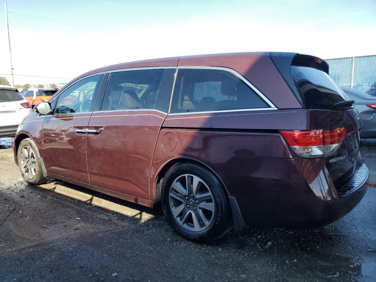 2015 Honda Odyssey - Image 2