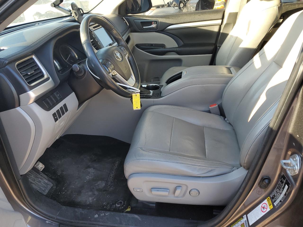 2016 Toyota Highlander - Image 7