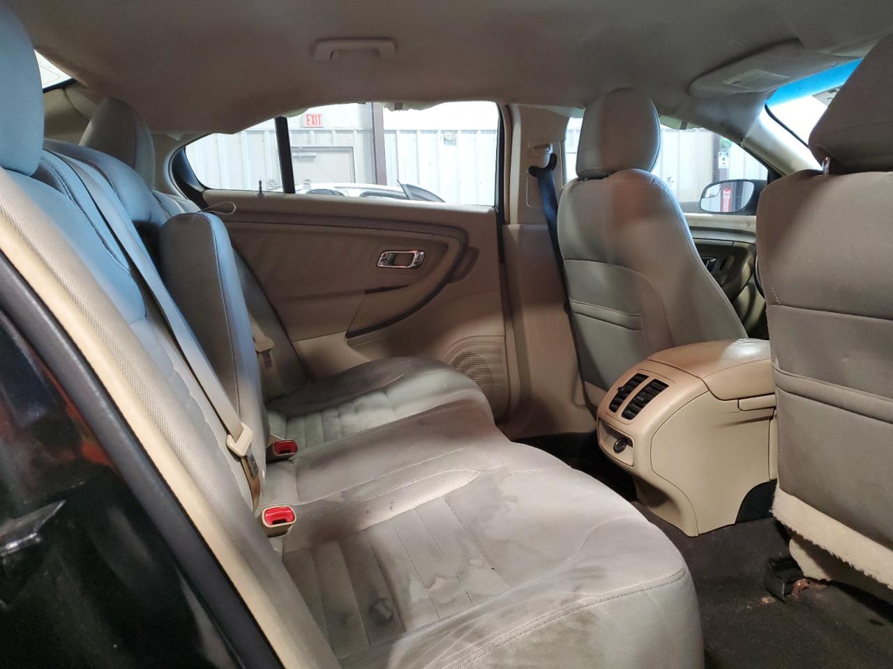 2014 Ford Taurus - Image 10