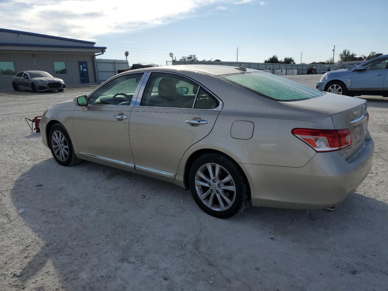 2010 Lexus ES - Image 2
