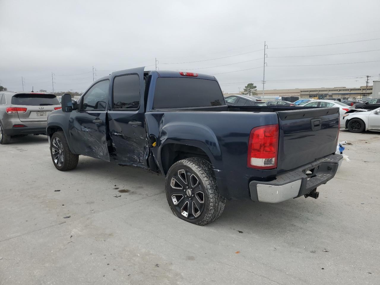 2010 GMC Sierra - Image 2
