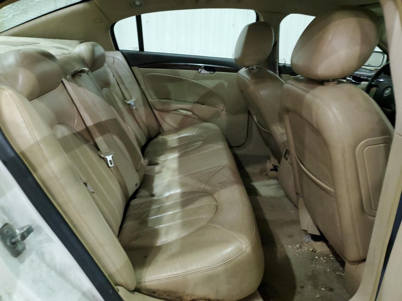 2011 Buick Lucerne - Image 10