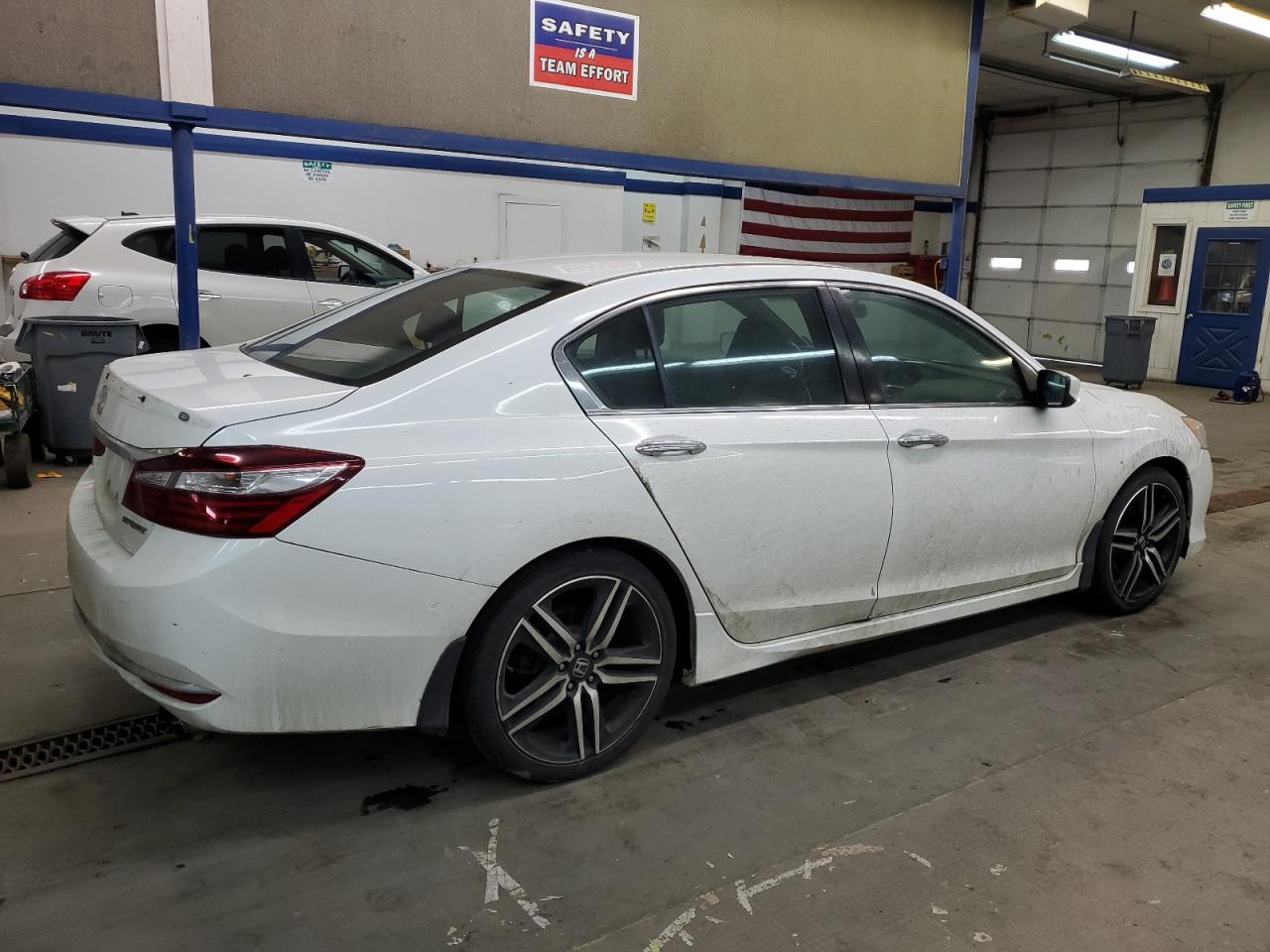 2017 Honda Accord - Image 3