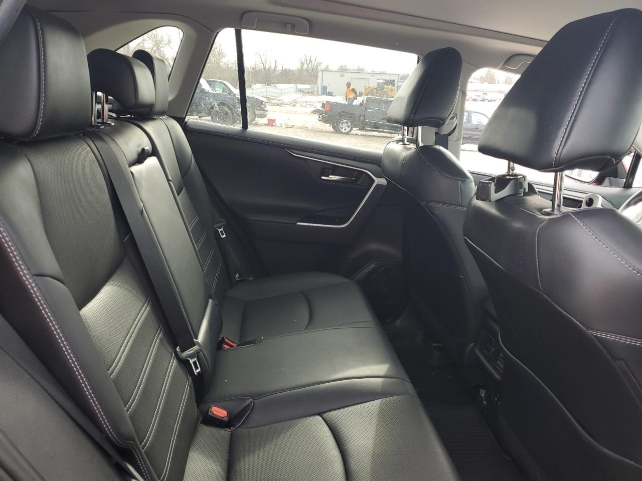 2021 Toyota RAV 4 - Image 12