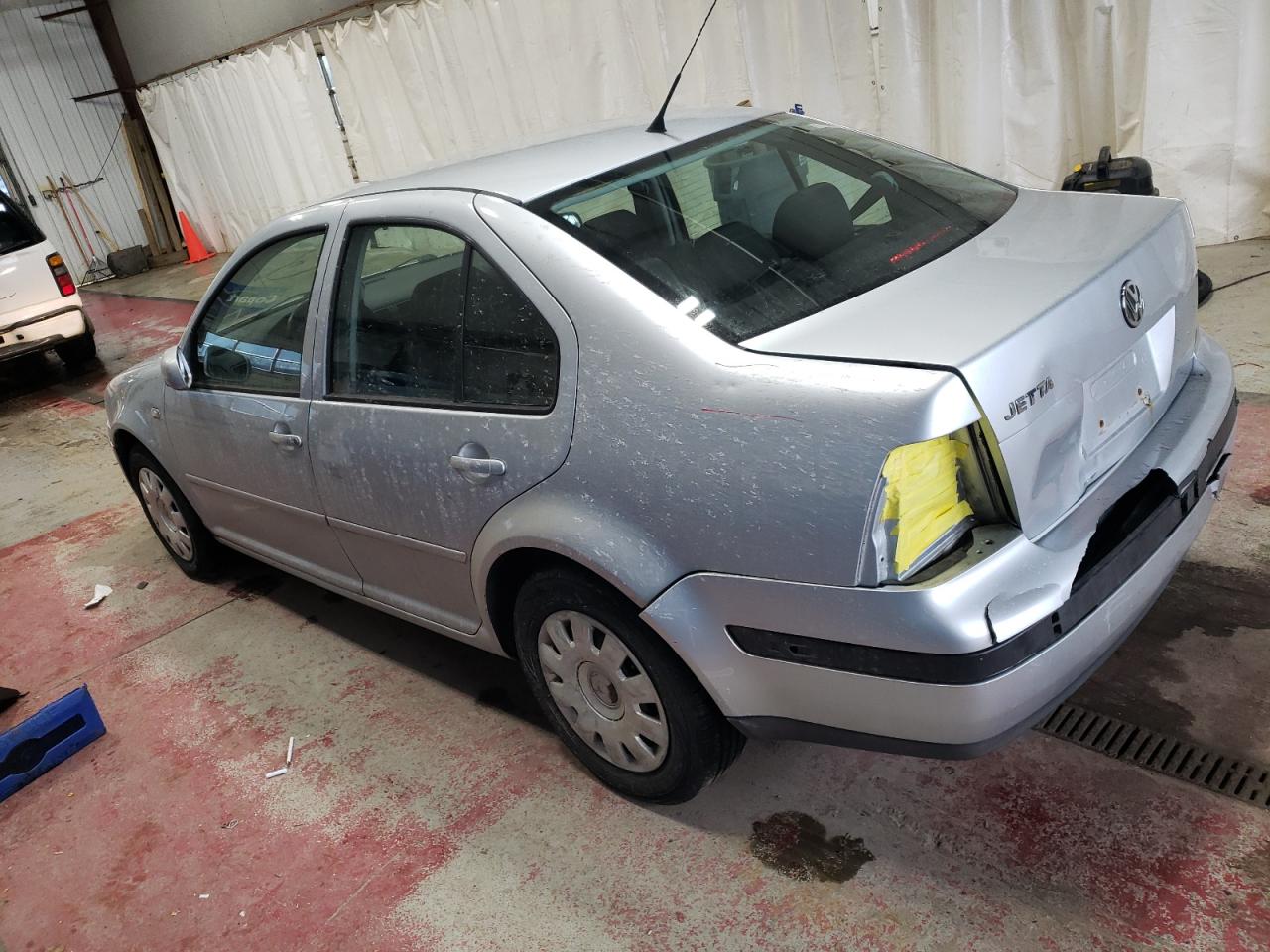 2003 Volkswagen Jetta - Image 2