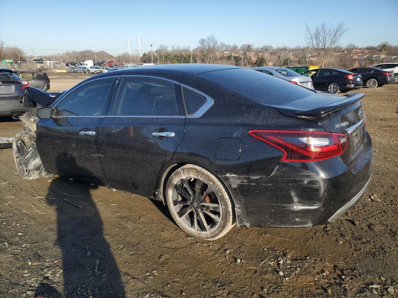 2017 Nissan Altima - Image 2