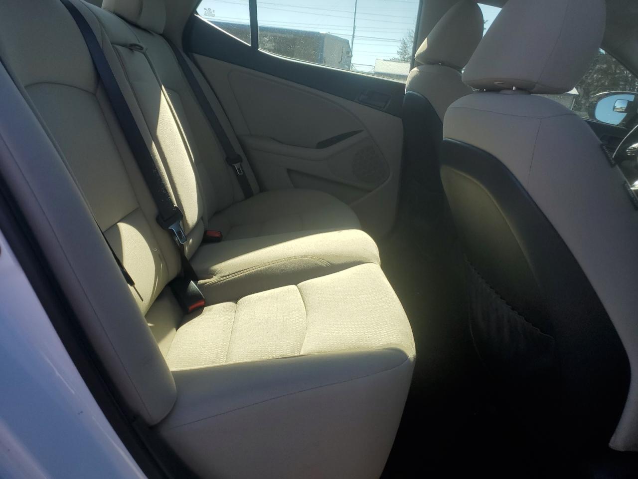 2015 Kia Optima - Image 10