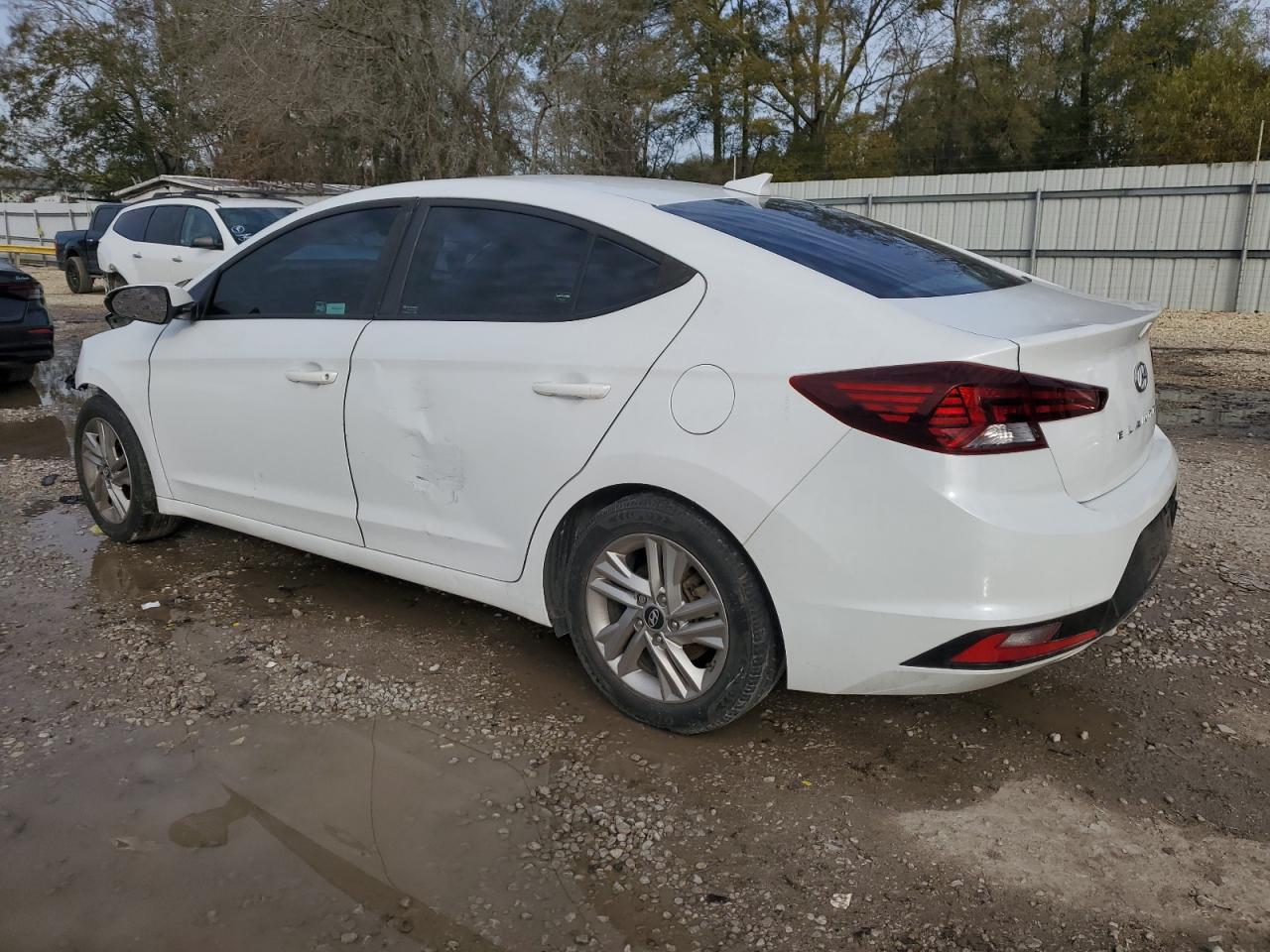 2019 Hyundai Elantra - Image 2