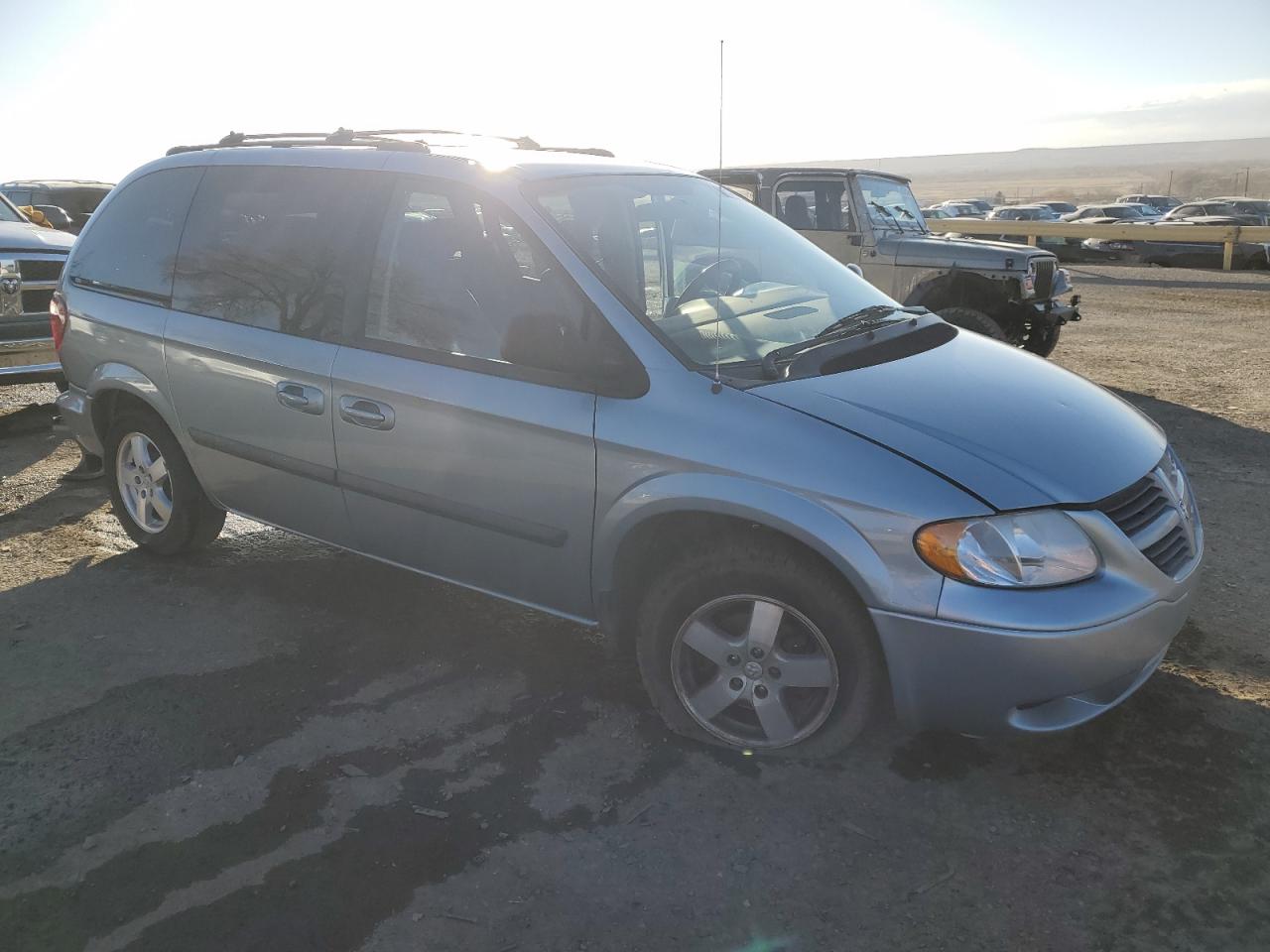2005 Dodge Caravan - Image 4