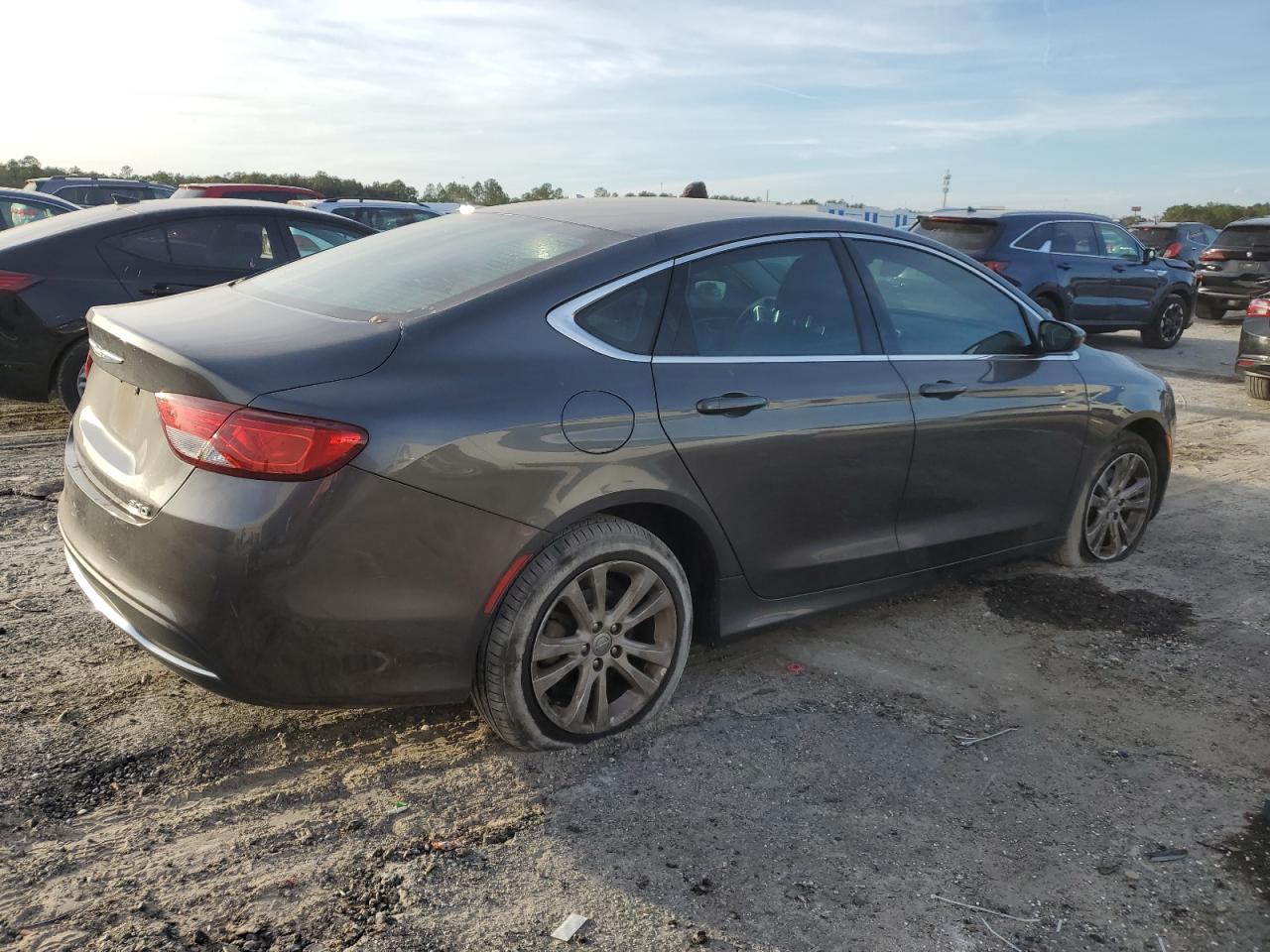 2016 Chrysler 200 - Image 3