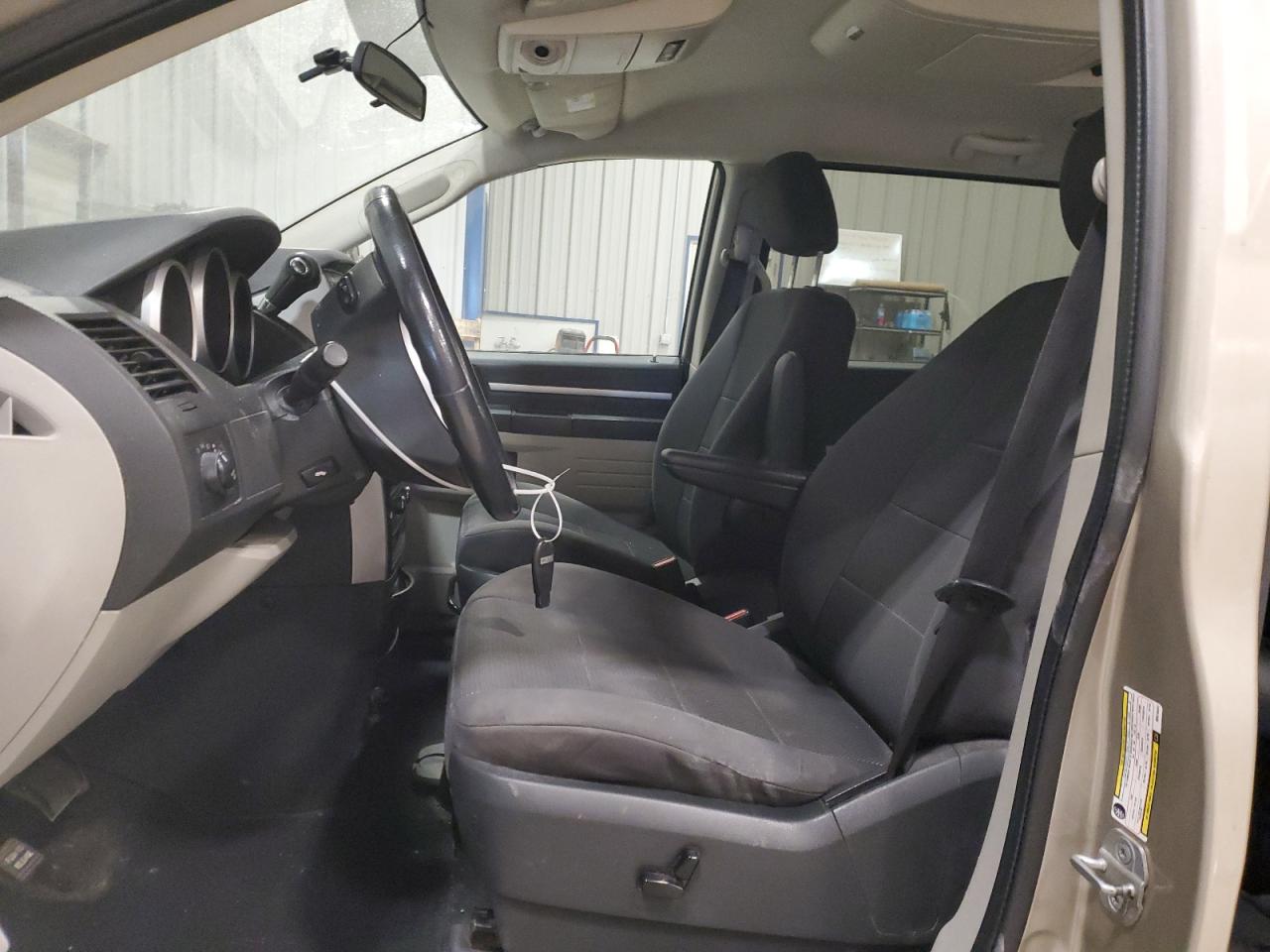 2008 Dodge Caravan - Image 7