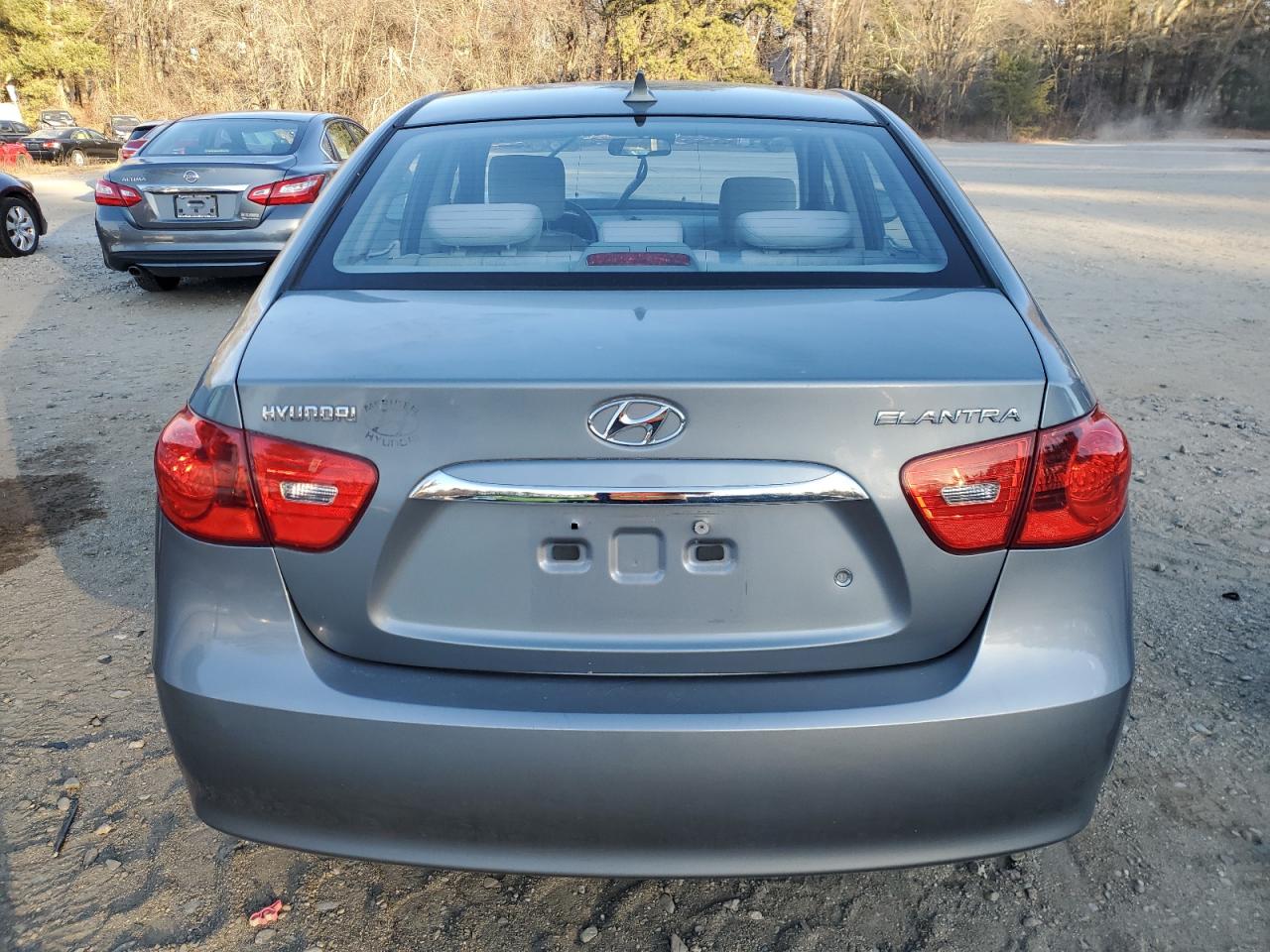 2010 Hyundai Elantra - Image 6