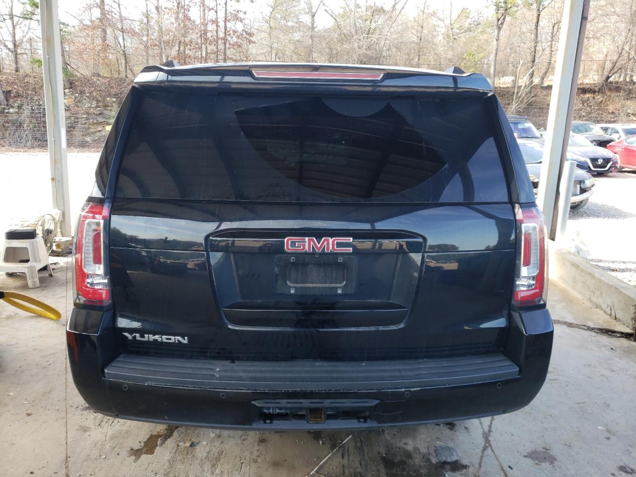 2016 GMC Yukon - Image 6