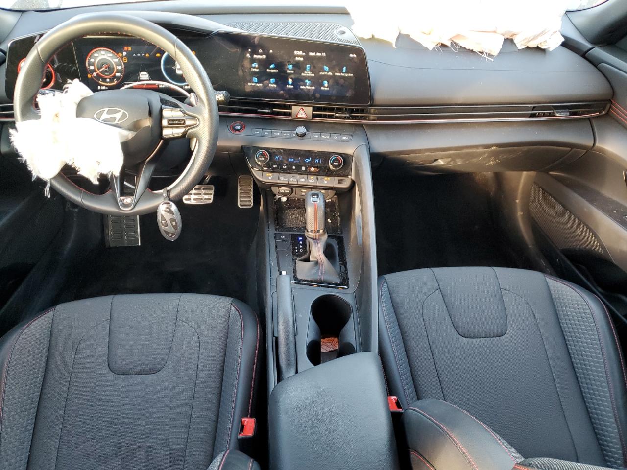 2024 Hyundai Elantra - Image 8