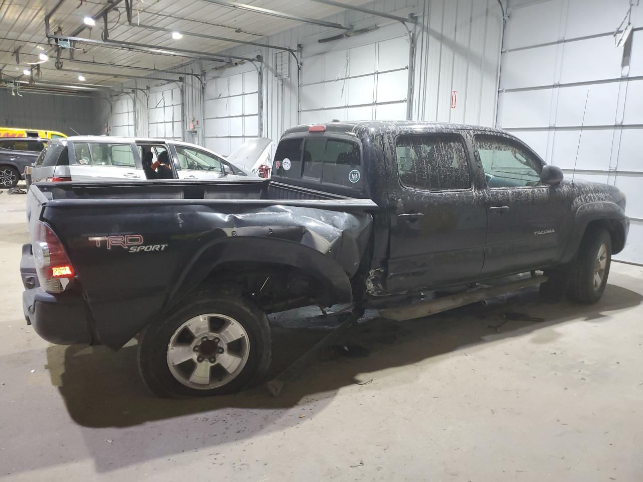2010 Toyota Tacoma - Image 3