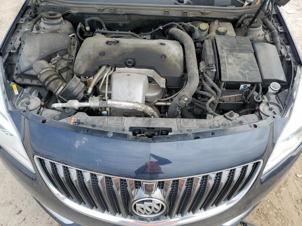 2016 Buick Regal - Image 13