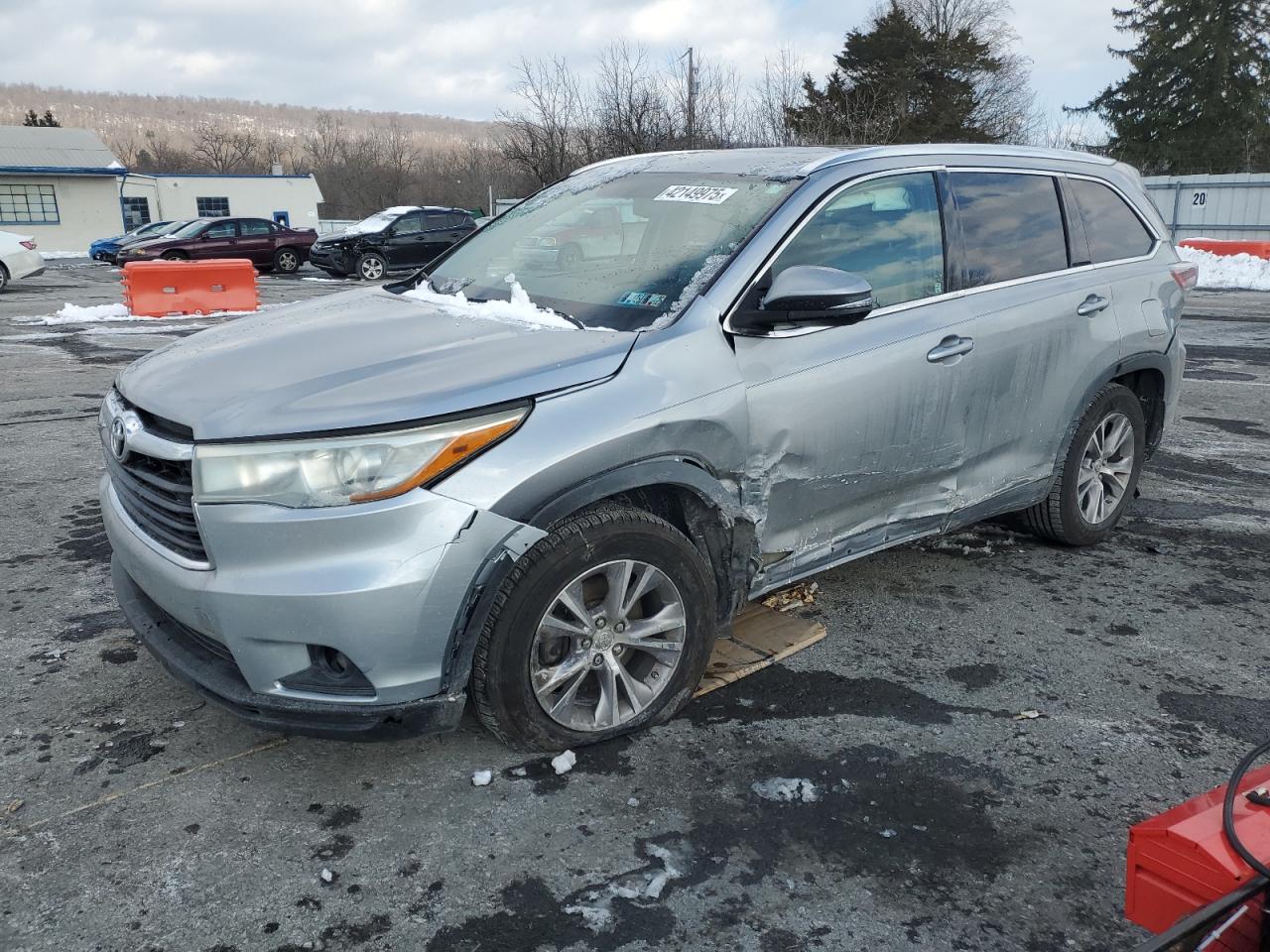 2015 Toyota Highlander - Image 1