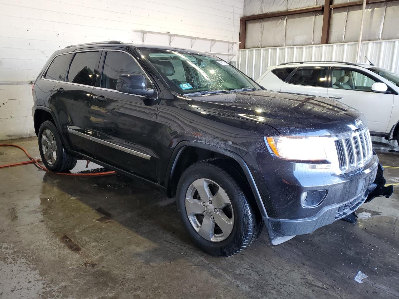 2013 Jeep Grand Cherokee - Image 4