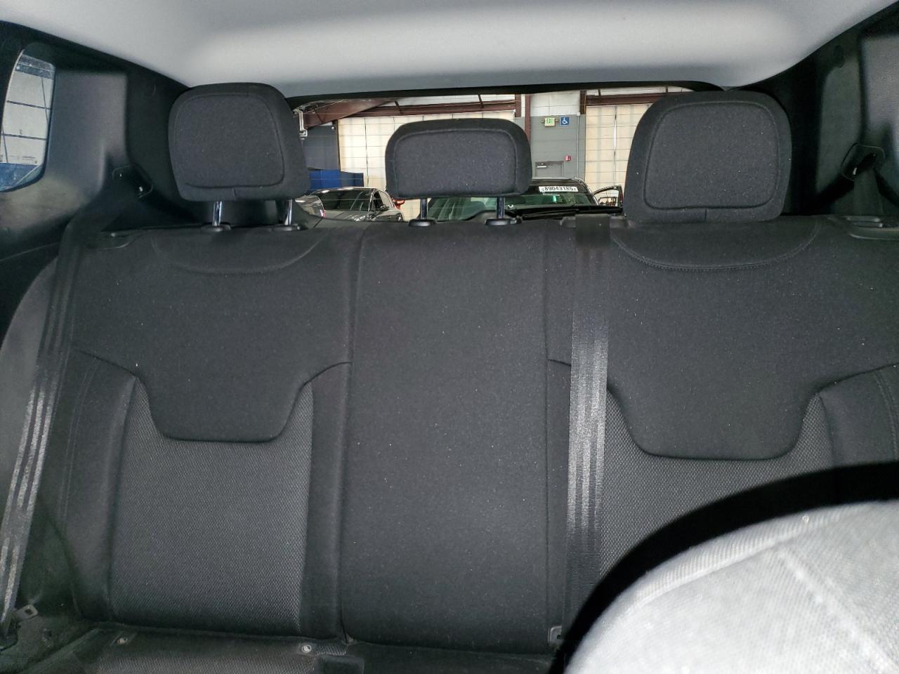 2018 Jeep Renegade - Image 10