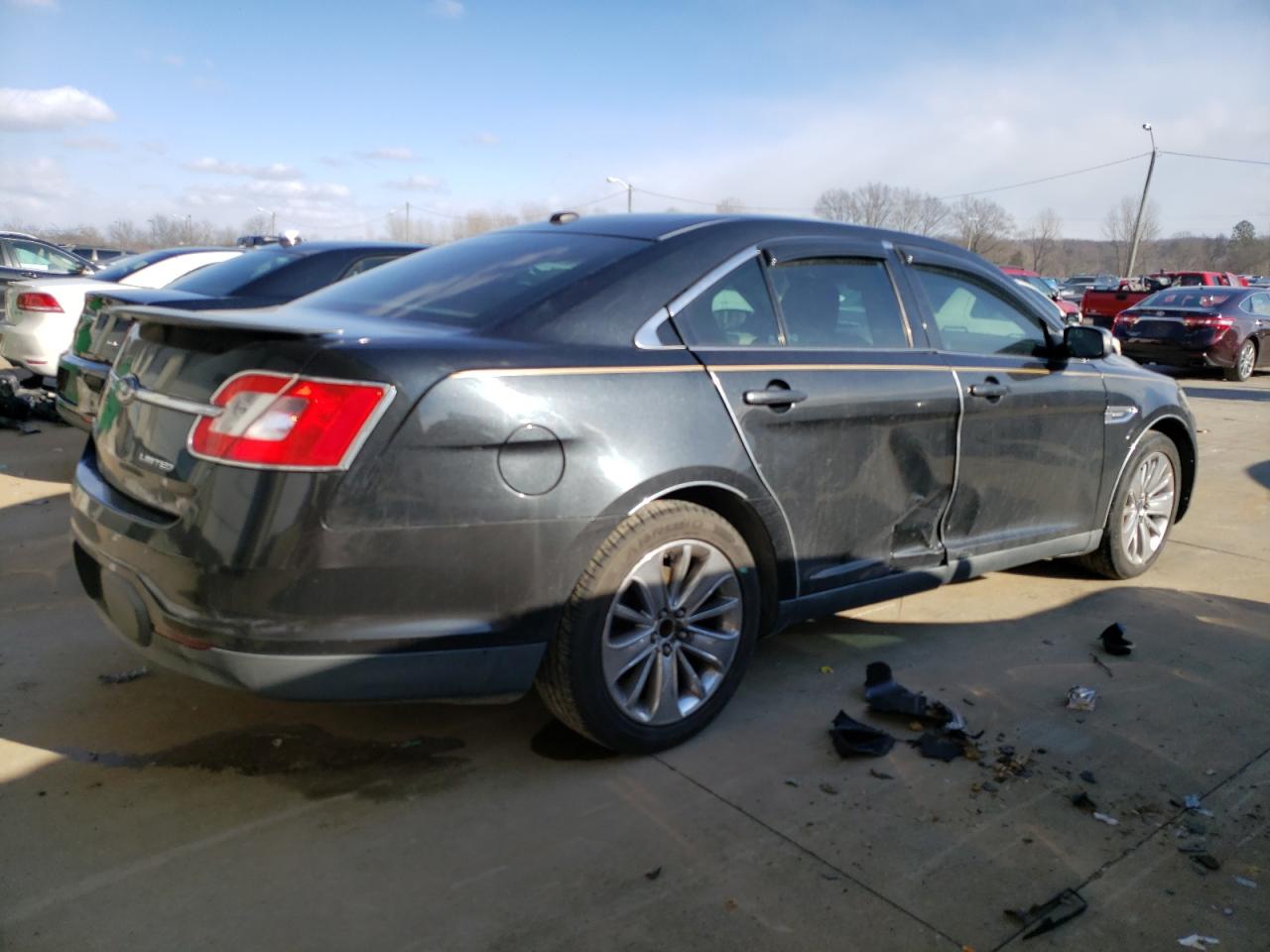 2010 Ford Taurus - Image 3