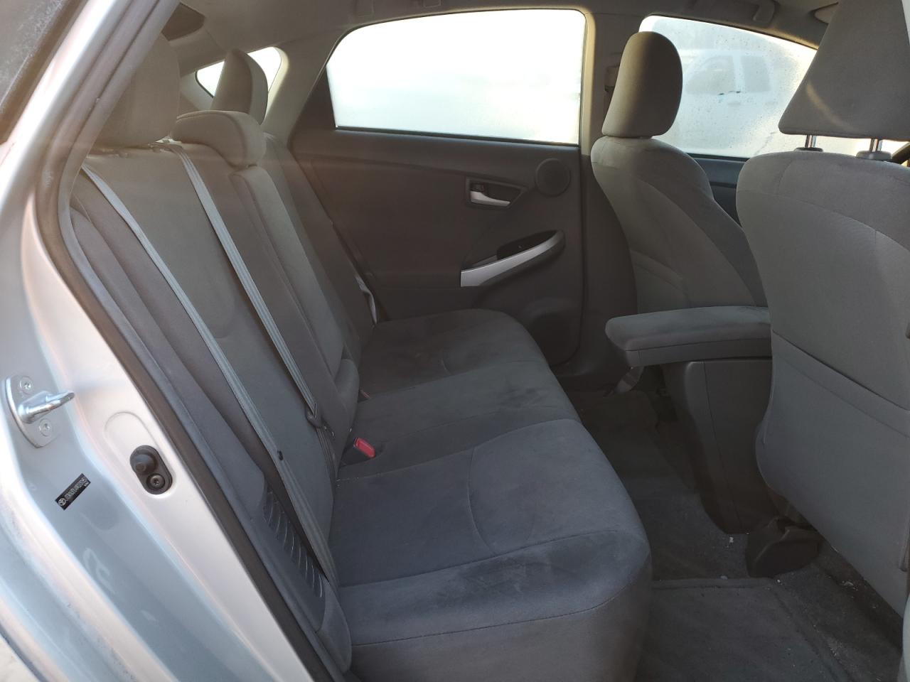2010 Toyota Prius - Image 10