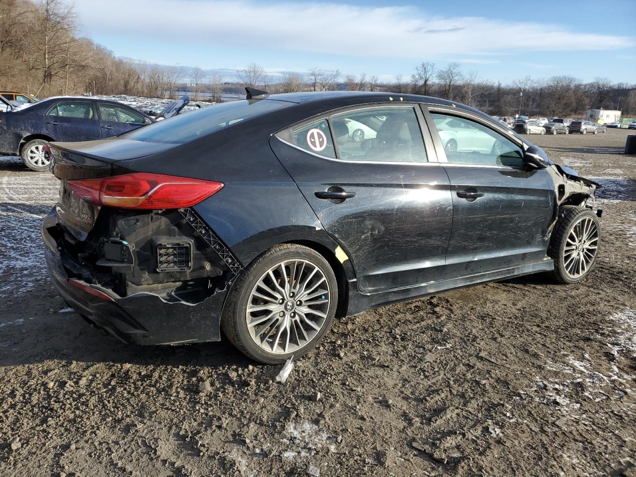 2018 Hyundai Elantra - Image 3
