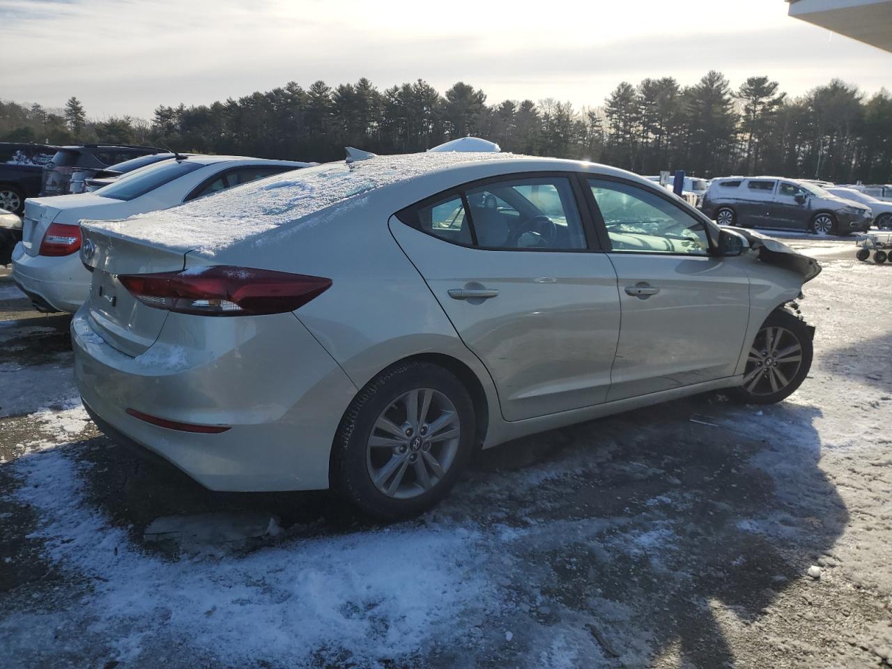 2017 Hyundai Elantra - Image 3