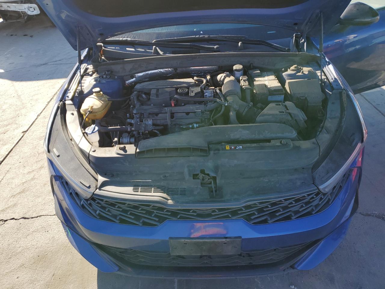 2022 Kia K5 - Image 11