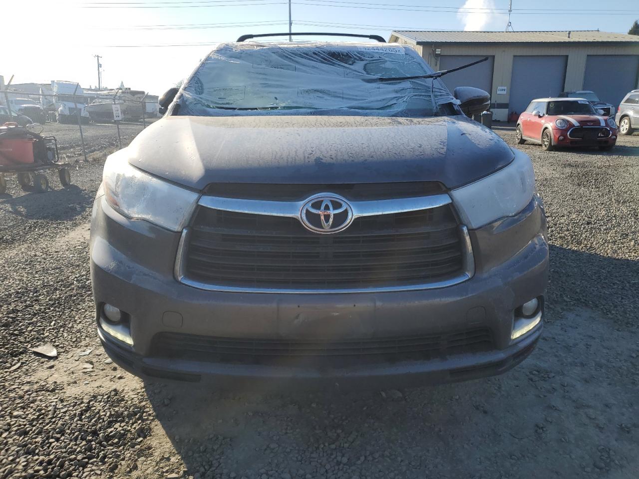 2016 Toyota Highlander - Image 5