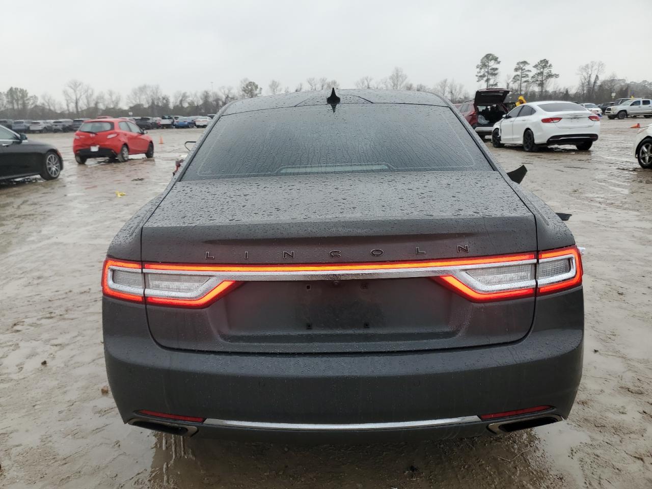 2018 Lincoln Continental - Image 6