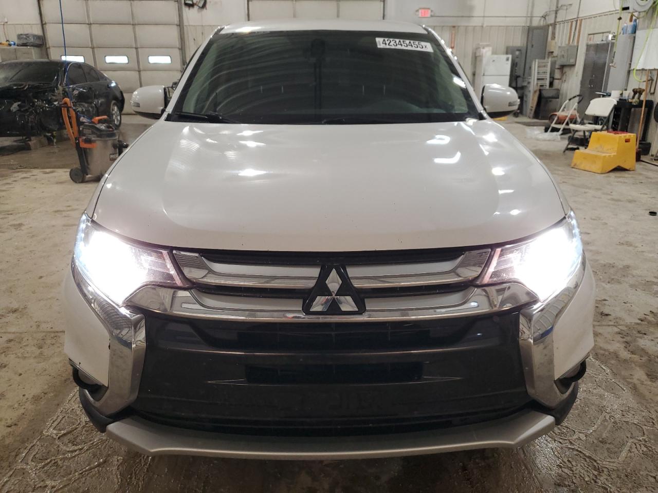 2017 Mitsubishi Outlander - Image 5