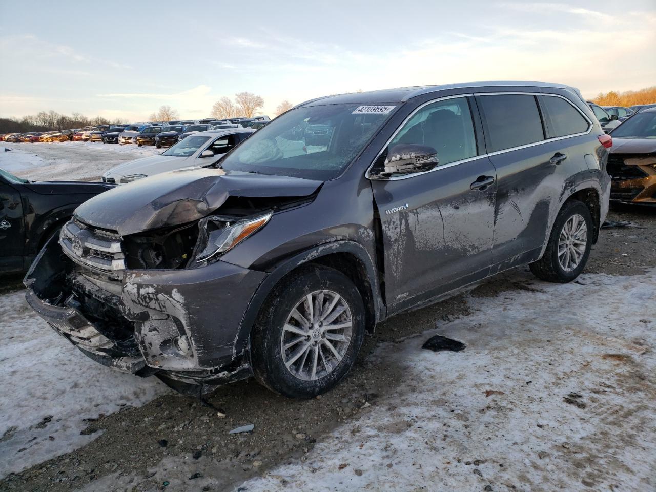 2019 Toyota Highlander - Image 1