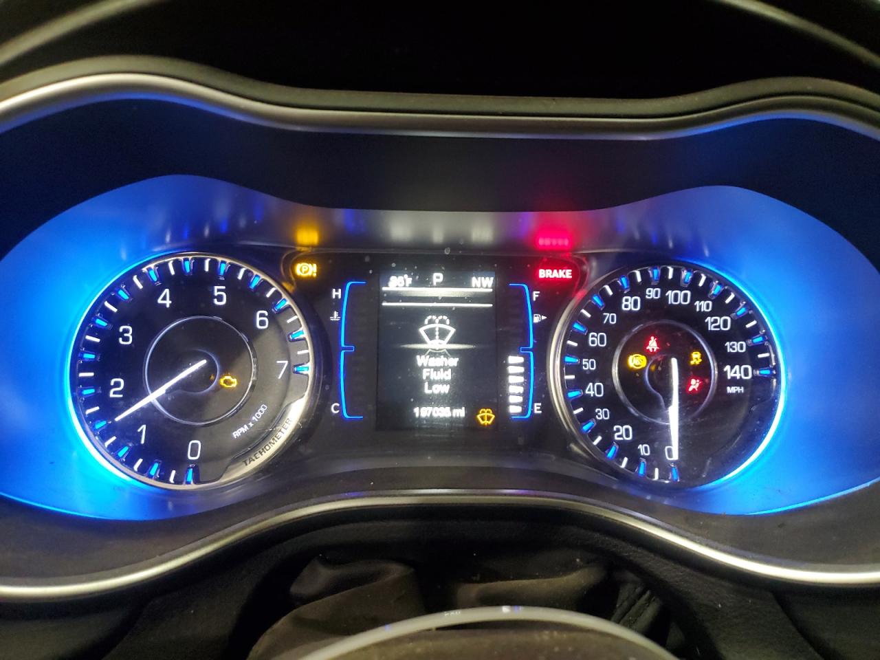 2015 Chrysler 200 - Image 9