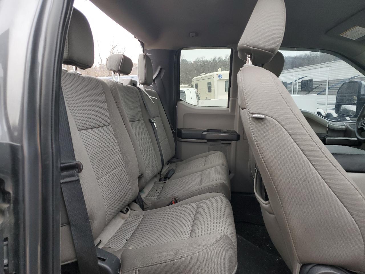 2021 Ford F350 - Image 11