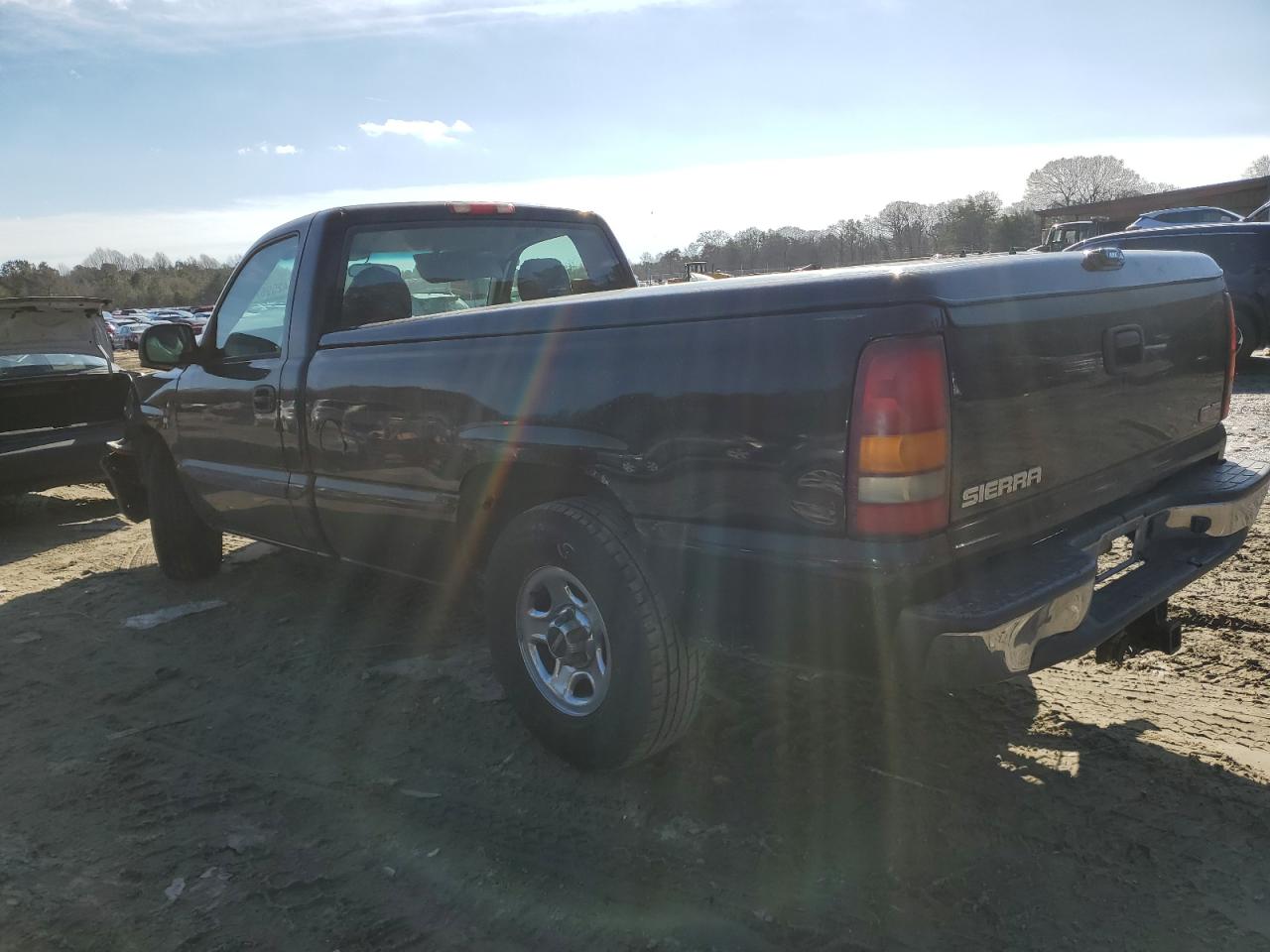 2003 GMC Sierra - Image 2