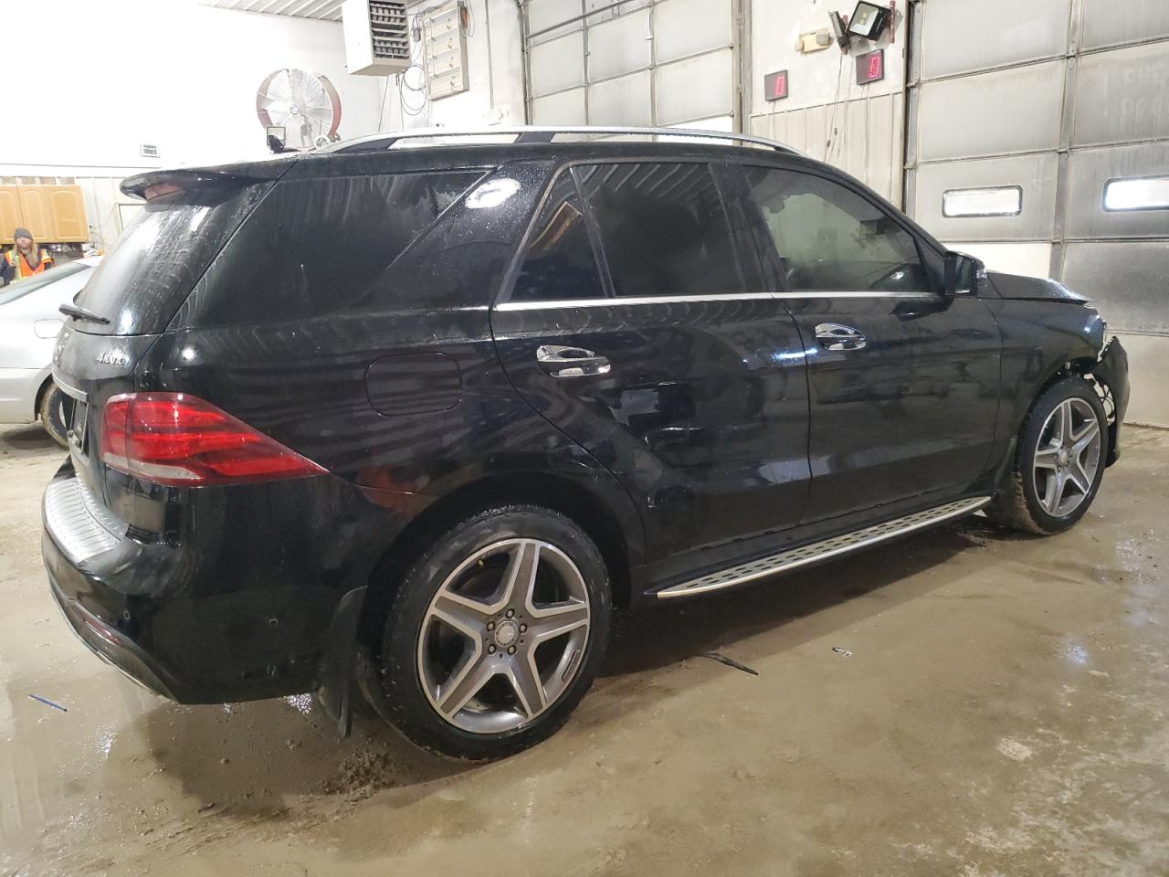 2016 Mercedes-Benz GLE - Image 3
