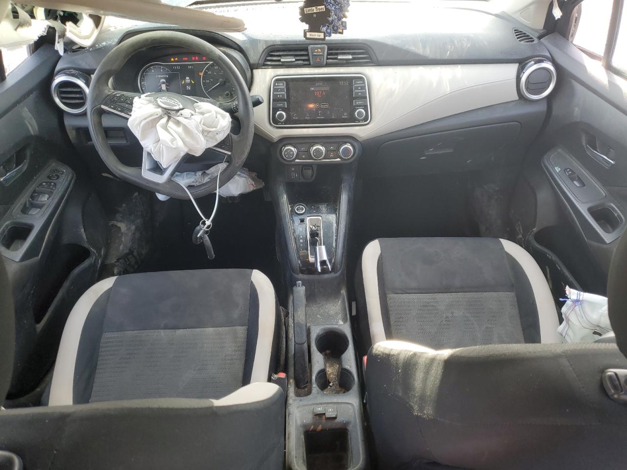 2021 Nissan Versa - Image 8