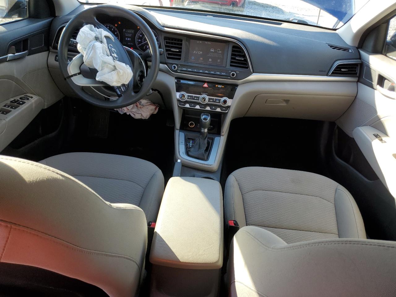 2020 Hyundai Elantra - Image 8