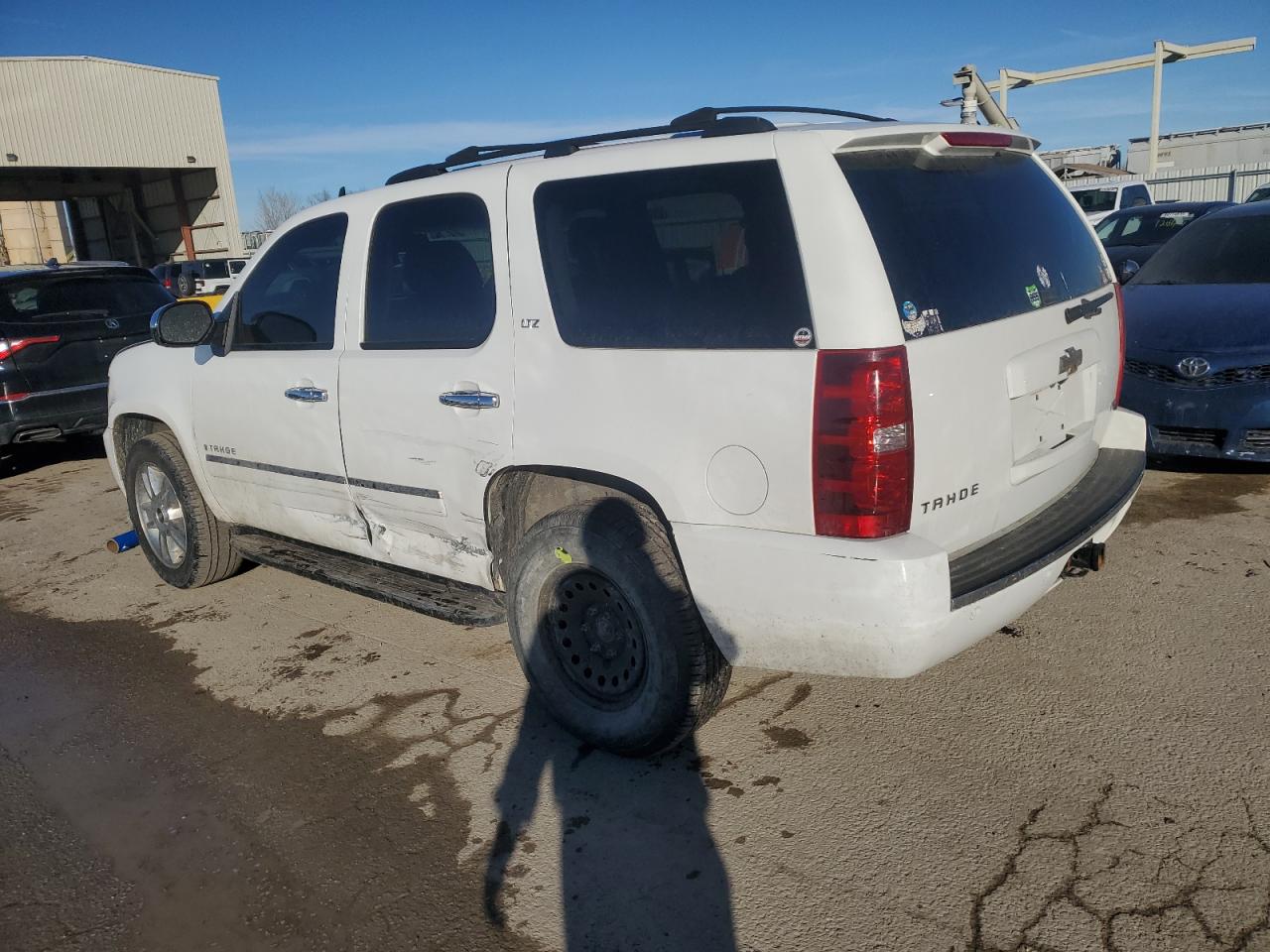 2009 Chevrolet Tahoe - Image 2