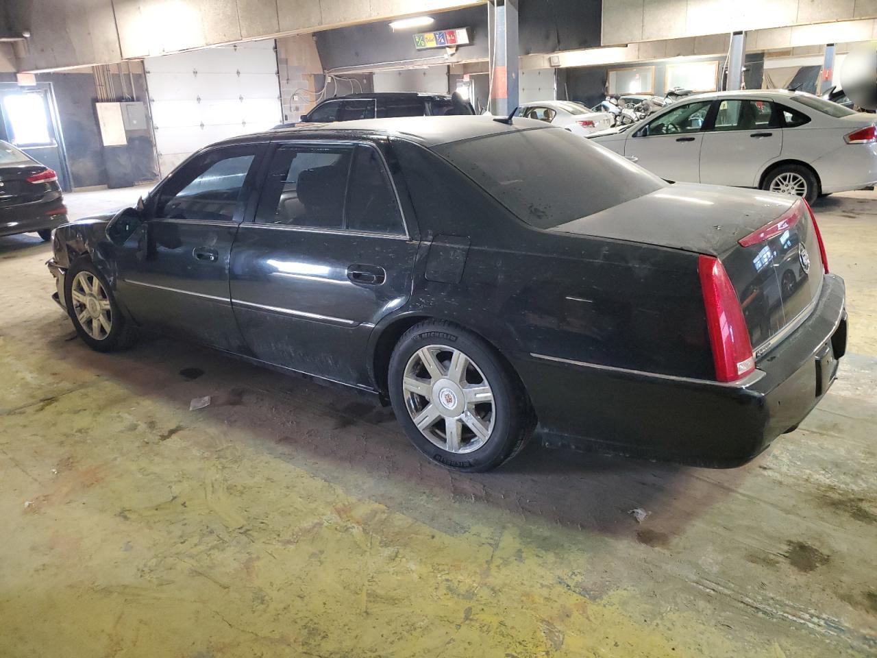 2007 Cadillac DTS - Image 2