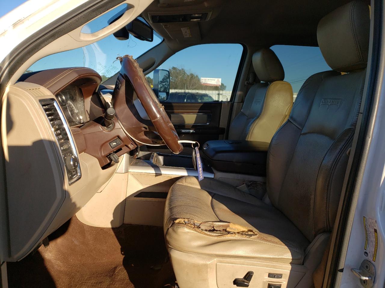 2016 RAM 3500 - Image 7
