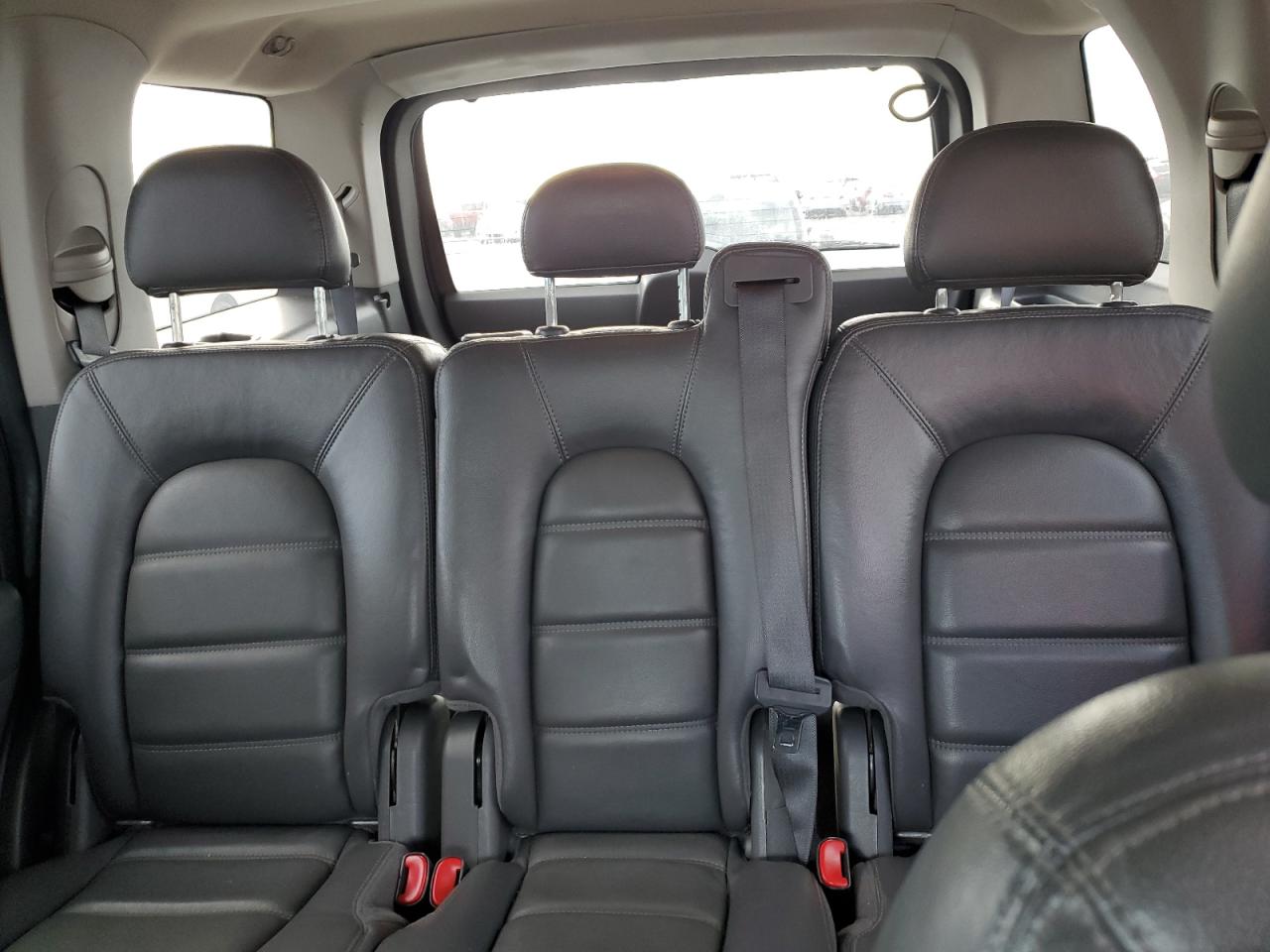 2003 Ford Explorer - Image 10