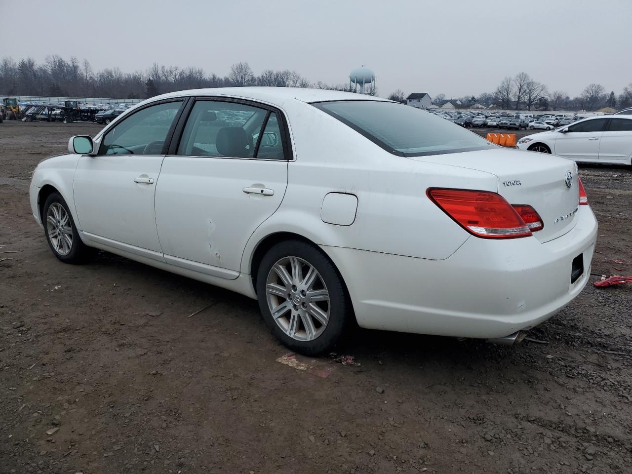 2007 Toyota Avalon - Image 2