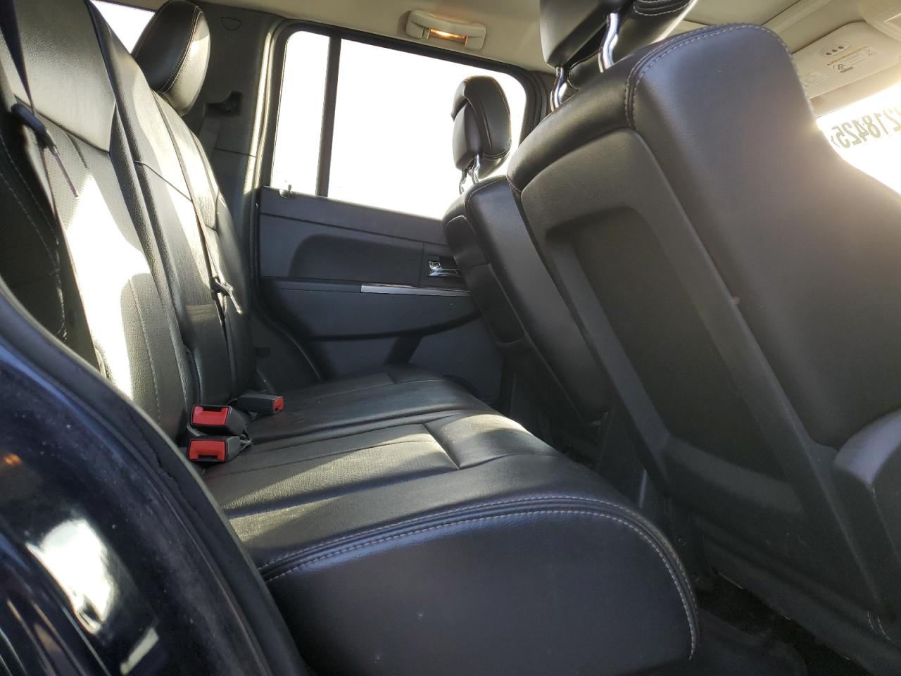 2012 Jeep Liberty (North America) - Image 11