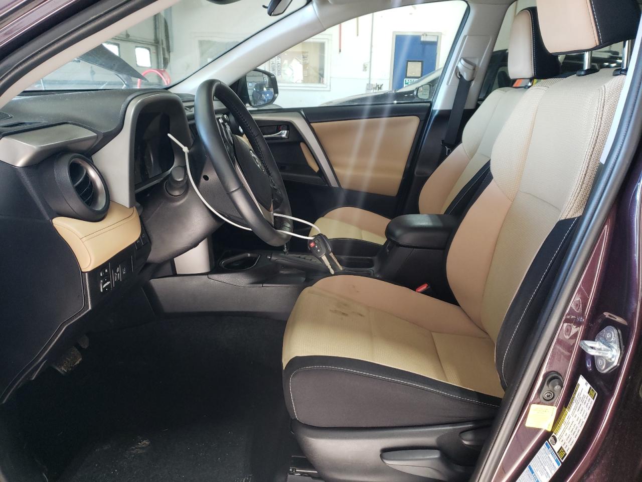2017 Toyota RAV 4 - Image 7