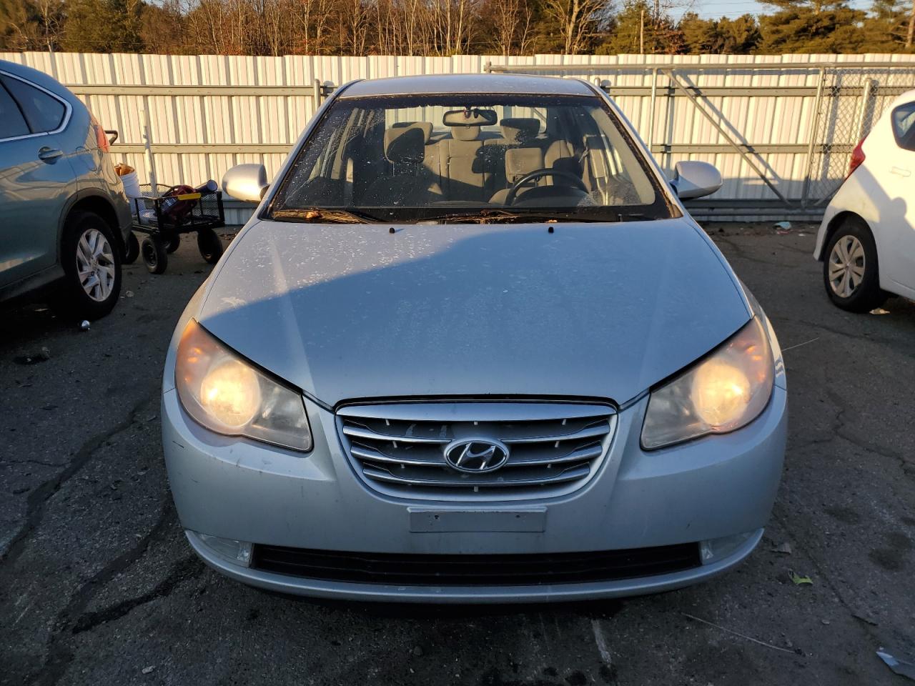 2010 Hyundai Elantra - Image 5