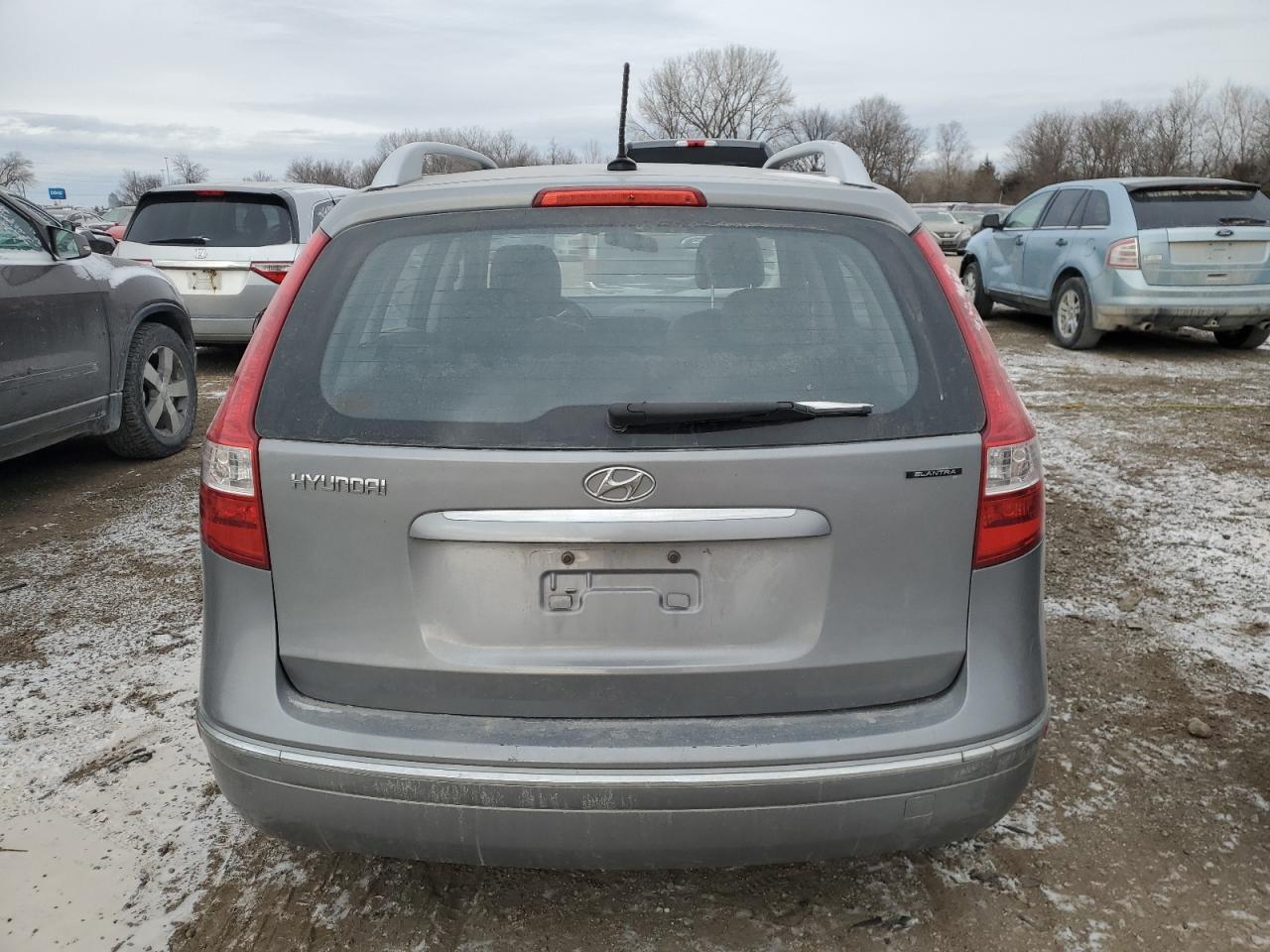 2012 Hyundai Elantra - Image 6