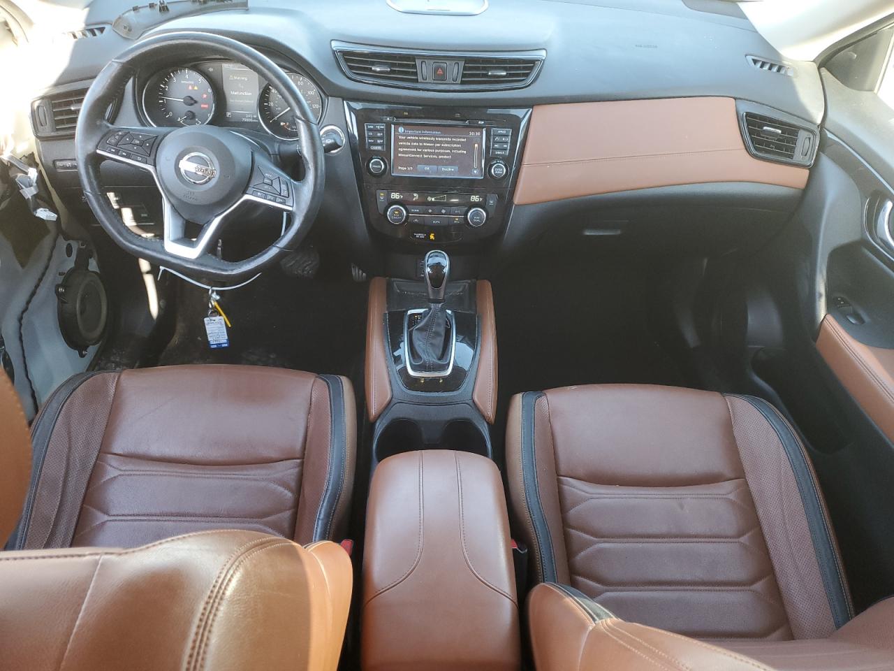 2017 Nissan Rogue - Image 8