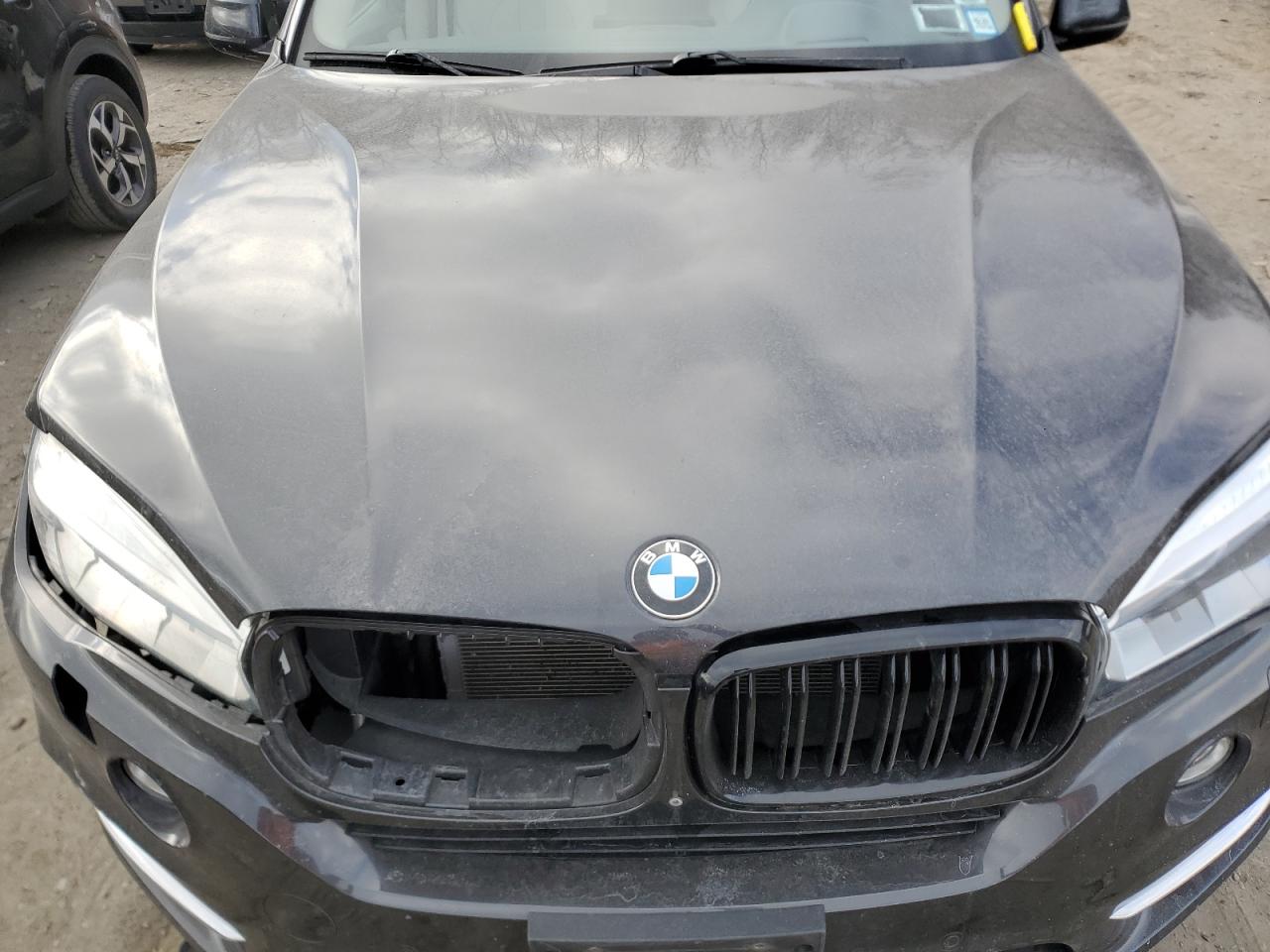 VIN 5UXKR6C51G0J79943 2016 BMW X5 no.12