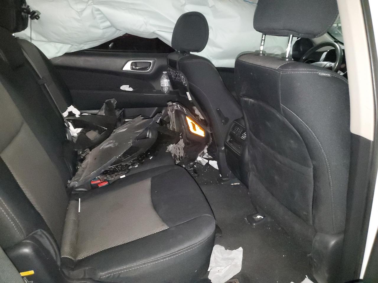 2017 Nissan Pathfinder S VIN: 686613 Lot: 43667765